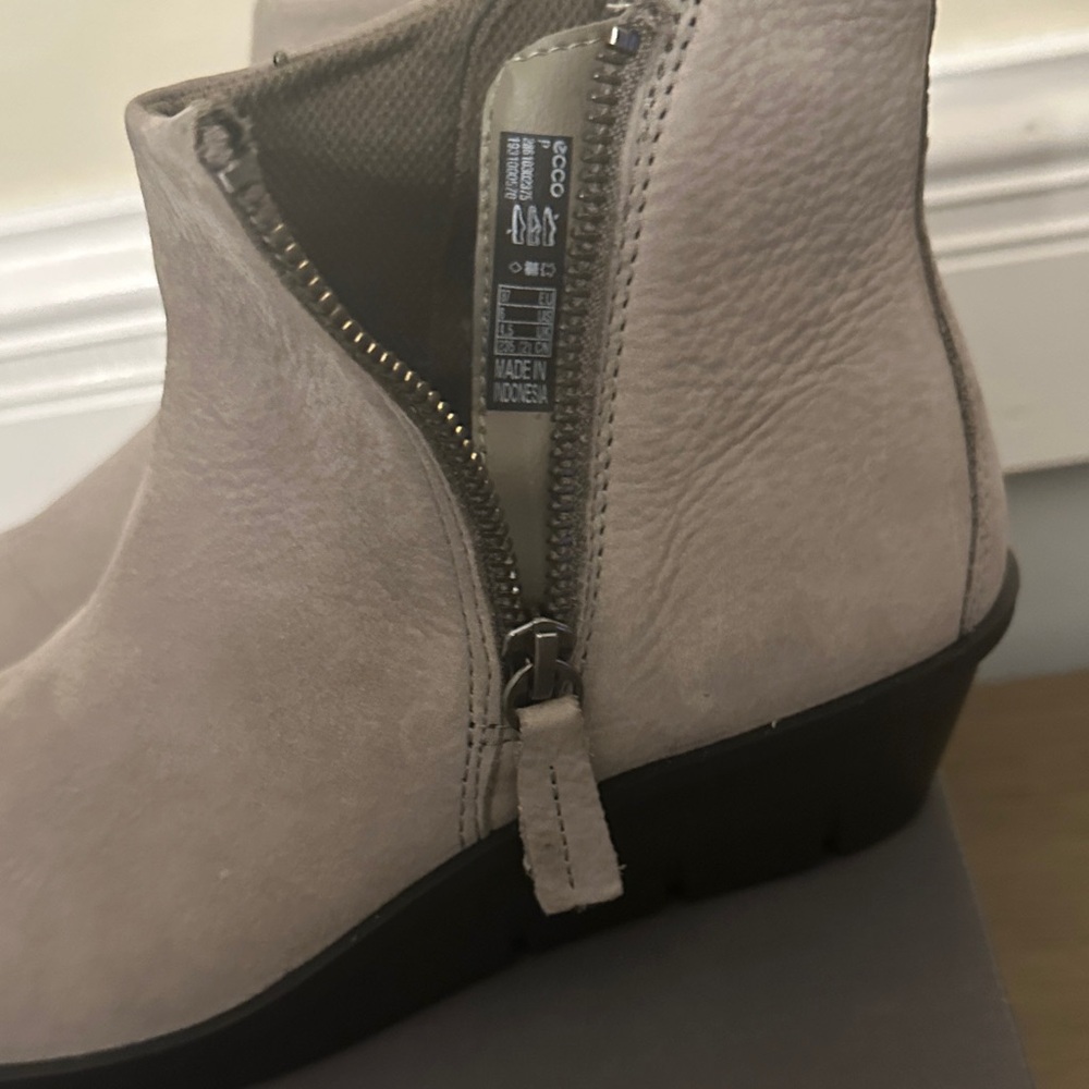Ecco NWT Skyler Ankle Boots - Picture 5 of 10